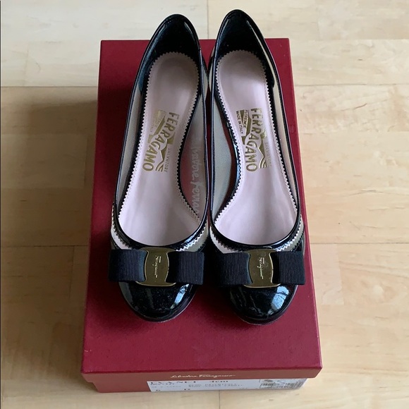 Salvatore Ferragamo Eva Net Pump - Picture 2 of 8